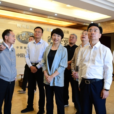 副省長盧小青蒞臨仙客來調(diào)研
