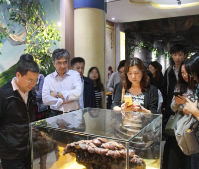 見(jiàn)證科研水平  品嘗有機(jī)靈芝 仙客來(lái)迎來(lái)眾多科研專家參觀考察