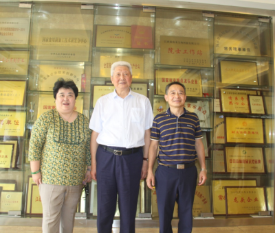 中共江西省委原書記舒惠國蒞臨仙客來公司考察指導(dǎo)