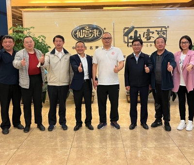 中華慈善總會榮譽(yù)副會長徐鐿軒等領(lǐng)導(dǎo)蒞臨仙客來公司參觀指導(dǎo)