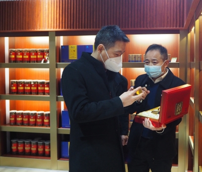 市委常委、市紀(jì)委書記熊明一行到仙客來公司走訪慰問并調(diào)研食品安全工作