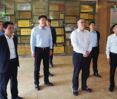 中糧資本副總經理蹇俠一行蒞臨仙客來公司調研