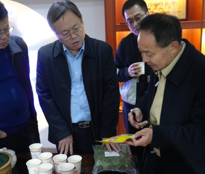 中國農業(yè)科學院農產品加工研究所所長王鳳忠一行蒞臨仙客來調研