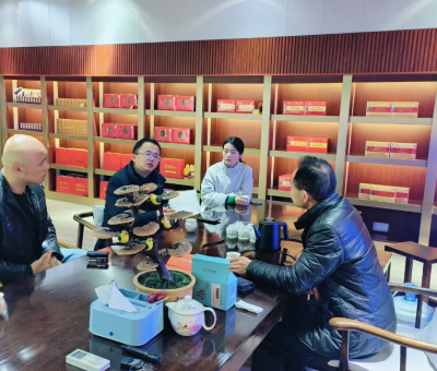 廬山市委常委、副市長(zhǎng)袁勇春節(jié)期間赴仙客來招商